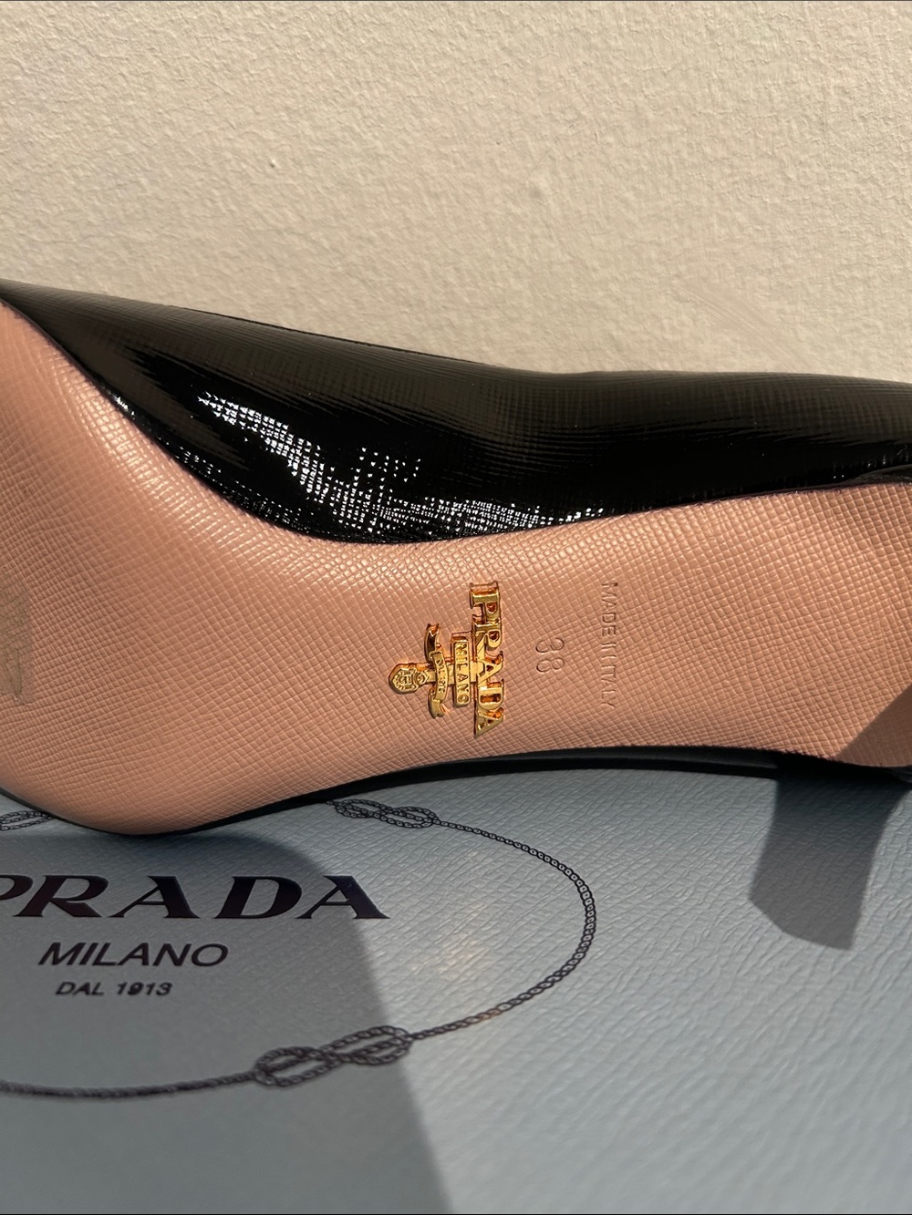 Prada Pumps NEW WITH BOX - Picture 4 of 4
